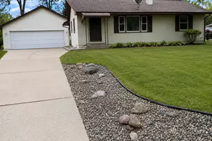 8245 Del Dr N, New Hope, MN 55428 - Photo 2