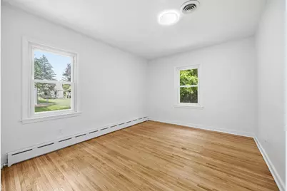 445 Lark Avenue E, Maplewood, MN 55117 - Photo 10