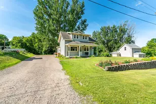 104 6th Ave SW, Pelican Rapids, MN 56572 - Photo 2