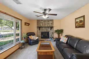 1094 Lowell Dr, Apple Valley, MN 55124 - Photo 6