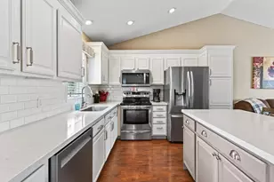 7833 Jorgensen Ave S, Cottage Grove, MN 55016 - Photo 14