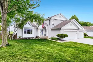 17411 Honeysuckle Ct, Lakeville, MN 55044 - Photo 2