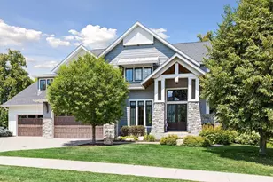 736 Woodland Hill Ct, Medina, MN 55340 - Photo 2