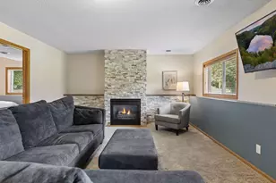 1049 Bonnieview Dr, Woodbury, MN 55129 - Photo 28