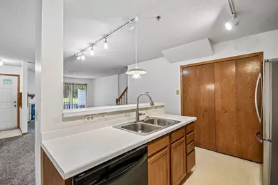 2580 Bedford Court #16, Mendota Heights, MN 55120 - Photo 10
