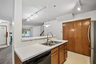 2580 Bedford Ct, Mendota Heights, MN 55120 - Photo 10