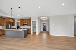 1732 Spruce St, Farmington, MN 55024 - Photo 4