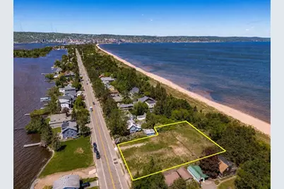 29Xx S Lake Avenue, Duluth, MN 55802 - Photo 1