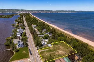 29Xx S Lake Ave, Duluth, MN 55802 - Photo 1