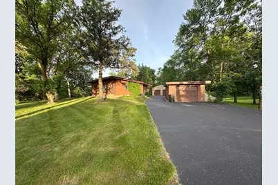 1402 N McKay Avenue NE, Alexandria, MN 56308 - Photo 1