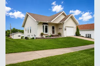 208 High Avenue, Wanamingo, MN 55983 - Photo 2