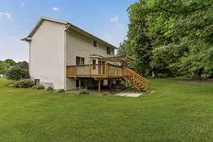 931 Pine Ct NE, Pine Island, MN 55963 - Photo 2