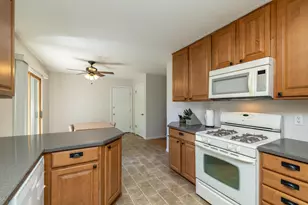991 Cortland Dr, Apple Valley, MN 55124 - Photo 14