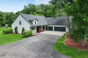 25131 Franklin Lake Rd, Pelican Rapids, MN 56572 - Photo 2