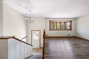 2090 Carnelian Ln, Eagan, MN 55122 - Photo 2