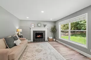 8106 Greenbriar Ln, Woodbury, MN 55125 - Photo 10