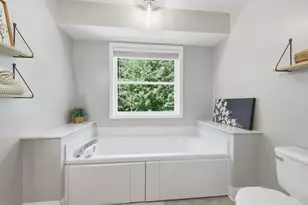 8106 Greenbriar Ln, Woodbury, MN 55125 - Photo 28