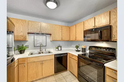 3026 Lake Shore Drive #B, Minneapolis, MN 55416 - Photo 4