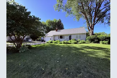 1827 44th Avenue NE, Columbia Heights, MN 55421 - Photo 2