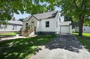 1411 Douglas St, Alexandria, MN 56308 - Photo 2