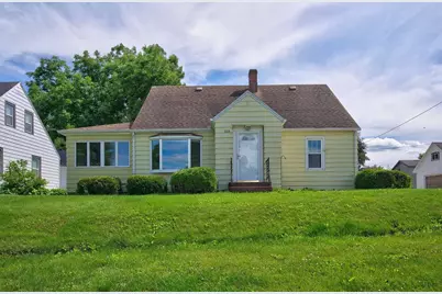 325 South Street W, Caledonia, MN 55921 - Photo 1