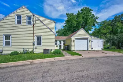 325 South Street W, Caledonia, MN 55921 - Photo 2