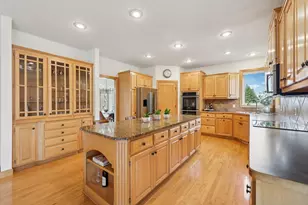 8813 Woodhill Dr, Savage, MN 55378 - Photo 6