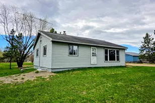 9612 E Hayes Rd, Mountain Iron, MN 55768 - Photo 2