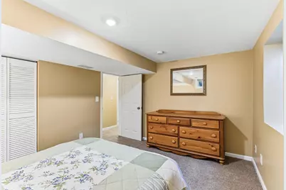 9230 Clinton Avenue S, Bloomington, MN 55420 - Photo 30