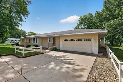 194 69th Avenue NE, Fridley, MN 55432 - Photo 2