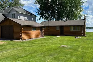 7925 N Shr Trl N, Forest Lake, MN 55025 - Photo 2