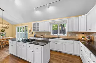 7708 Stonewood Ct, Edina, MN 55439 - Photo 10