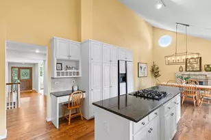 7708 Stonewood Ct, Edina, MN 55439 - Photo 8