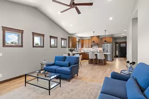 1060 Legend Ln, River Falls, WI 54022 - Photo 16
