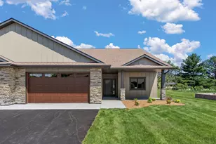 1060 Legend Ln, River Falls, WI 54022 - Photo 1