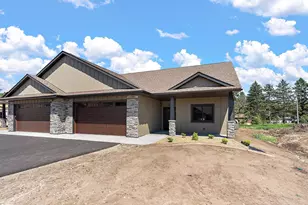 1060 Legend Ln, River Falls, WI 54022 - Photo 44