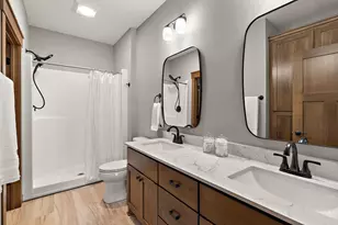 1060 Legend Ln, River Falls, WI 54022 - Photo 28