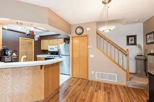 2752 Autumnwood Ln, Minnetonka, MN 55305 - Photo 6
