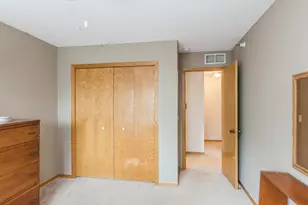 2752 Autumnwood Ln, Minnetonka, MN 55305 - Photo 16