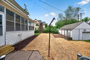 1017 Earl St, Saint Paul, MN 55106 - Photo 6