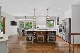 815 Promontory Pl, Eagan, MN 55123 - Photo 4