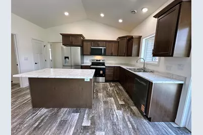 702 11th Street NW, Perham, MN 56573 - Photo 2