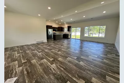 702 11th Street NW, Perham, MN 56573 - Photo 4