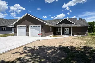 702 11th St NW, Perham, MN 56573 - Photo 1