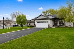 828 Winsome Way NW, Isanti, MN 55040 - Photo 24