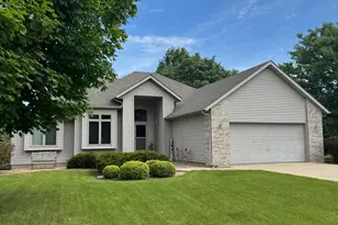 204 Allen Ln, Faribault, MN 55021 - Photo 1
