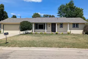 1111 Skylark Ln, Albert Lea, MN 56007 - Photo 1