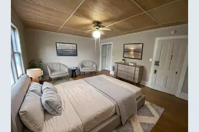 909 27th Ave. NE, Minneapolis, MN 55418 - Photo 2
