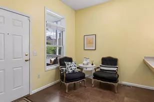 2433 Columbus Ct, Minneapolis, MN 55404 - Photo 12