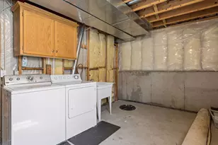 2433 Columbus Ct, Minneapolis, MN 55404 - Photo 30